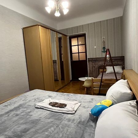 Ararat-Klovskaya Hostel-Apartments Kiev Exterior photo